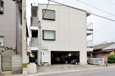 【駐車場】 | フレグランス沖洲 | 車をお持ちの方に嬉しい駐車場付きの物件です