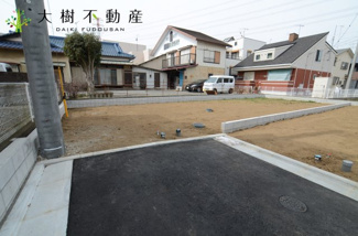 【前面道路含む現地写真】