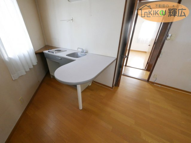 加古郡稲美町国安　中古戸建のキッチン|2階のミニキッチンです。