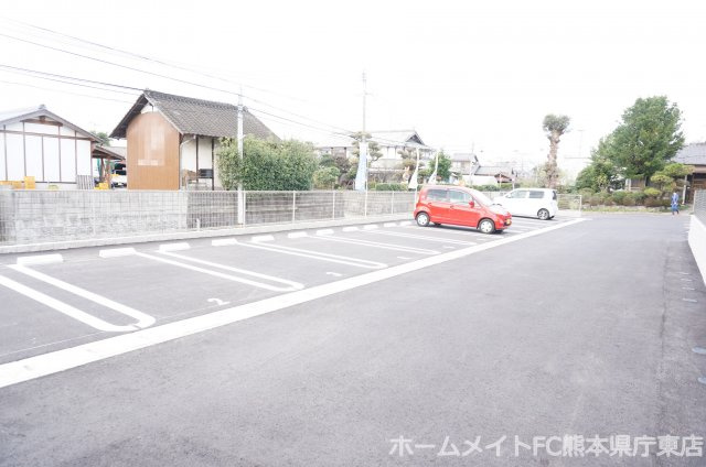 熊本市東区長嶺東５丁目のアパートの駐車場