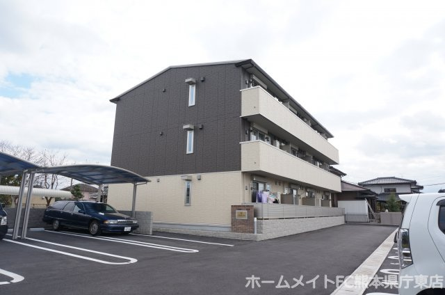 熊本市東区長嶺東５丁目のアパートの外観
