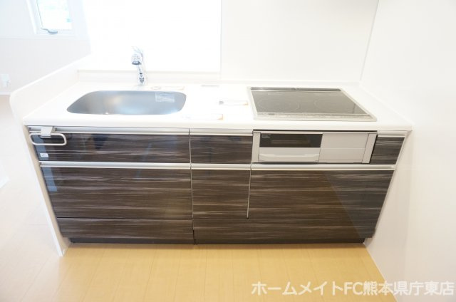 熊本市東区長嶺東５丁目のアパートのキッチン