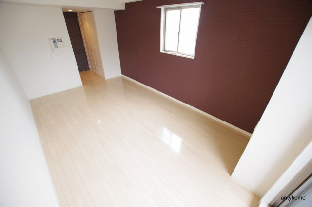 エスリード福島第５　仲介手数料無料の居間・リビング