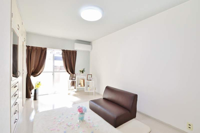 【洋室】 | ヤングハイツ | 広々とした洋室です