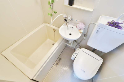 【浴室】 | ヤングハイツ | 落ち着いた空間のお風呂です