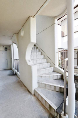 【ロビー】 | ヤングハイツ | ゆとりのあるロビーです