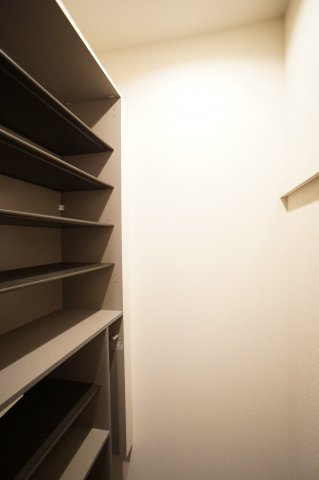 Purple7 西葛西の玄関