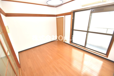 【洋室】 | ニッコーハイツ | ゆったりした洋室です