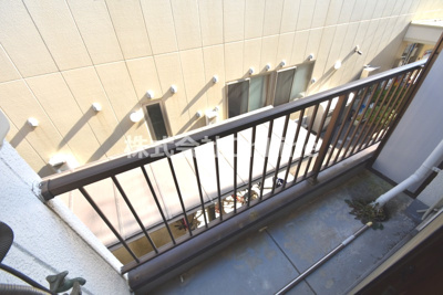 【バルコニー】 | ニッコーハイツ | 開放的で明るい空間を演出してくれるバルコニーです