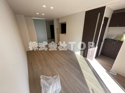 【居間・リビング】 | メディオ上北沢 | こちらの居間で趣味の時間をお楽しみください