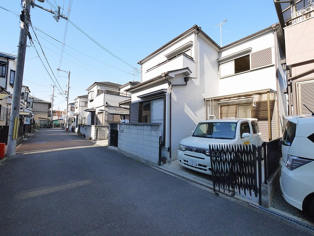 四条大路5丁目貸家の駐車場