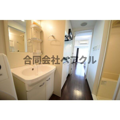 【洗面所】 | エステムコート京都烏丸Ⅲジャパニズム | 明るい洗面所です