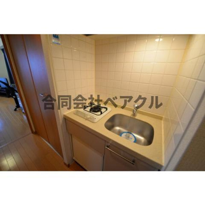 【キッチン】 | エステムコート京都烏丸Ⅲジャパニズム | コンパクトなキッチンで掃除もラクラク