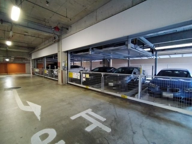 コムズシティ野江D棟の駐車場|屋内駐車場もございます。