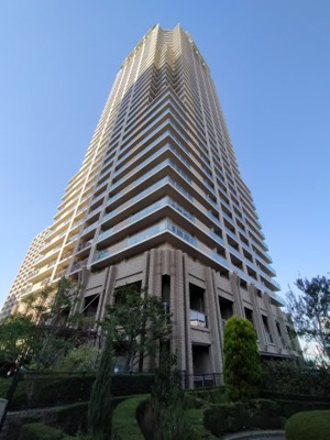 【外観】 | コムズシティ野江D棟 | 共用施設充実の35階建てのマンションです。