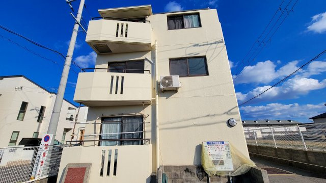 センチュリーコート紀ノ川の外観