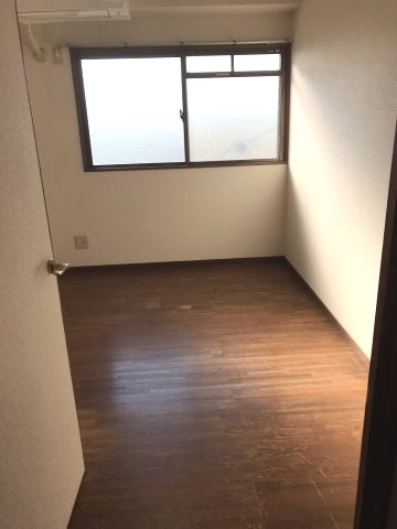 センチュリーコート紀ノ川の洋室