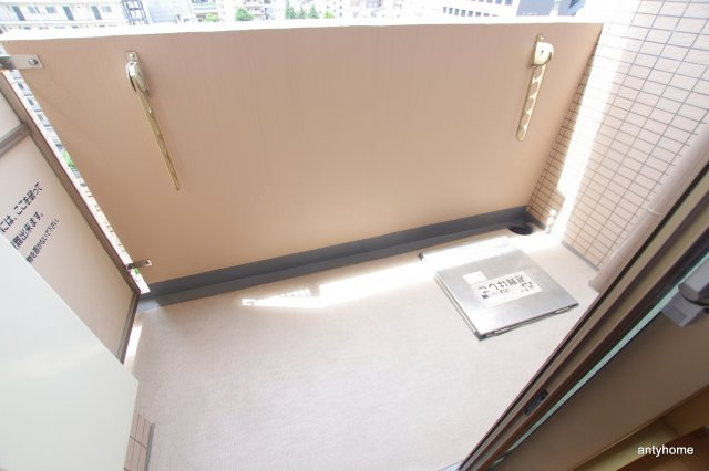 エステムコート梅田茶屋町デュアルスペース　仲介手数料無料のバルコニー