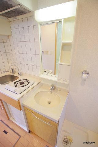 エステムコート梅田茶屋町デュアルスペース　仲介手数料無料の洗面所