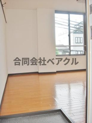 【居間・リビング】 | きぬがさビル | こちらのリビングで趣味の時間をお楽しみください