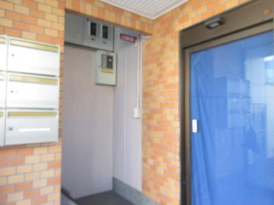 垣嵜ビルのエントランス