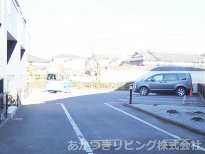 【駐車場】 | （WISTARIA　II） | 広々とした駐車場♪