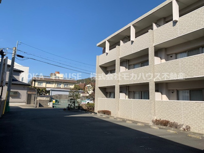 【駐車場】 | ビヤン北八代 | 車をお持ちの方に嬉しい駐車場付きの物件です