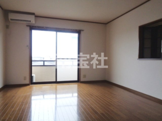 【居間・リビング】 | １２畳のゆったり過ごせるリビングです