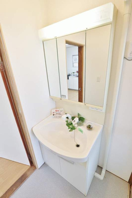 【洗面所】 | 浜口マンション | 広い洗面スペース