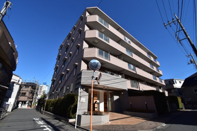 【外観】 | クリオ中村橋弐番館 | 太陽の恩恵を存分に受けられる邸宅。住まうご家族の心地よさを最優先した意匠をご体感下さい。