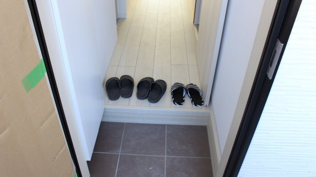 プリモサージュ神宮東の玄関