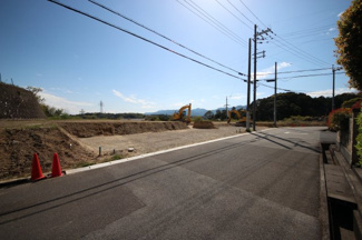 【前面道路含む現地写真】 | 2022年4月撮影、前面道路