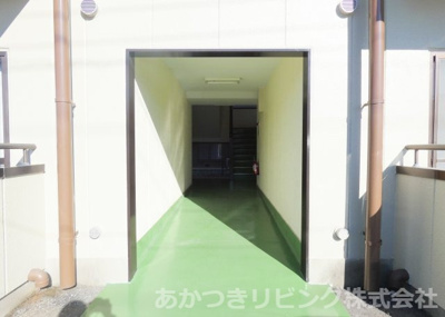 【エントランス】 | イースタンパレス | 南向きエントランス♪