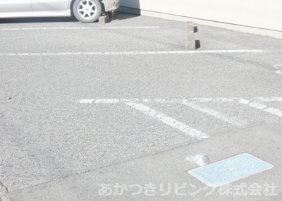 【駐車場】 | イースタンパレス | 駐車しやすい並列駐車場♪