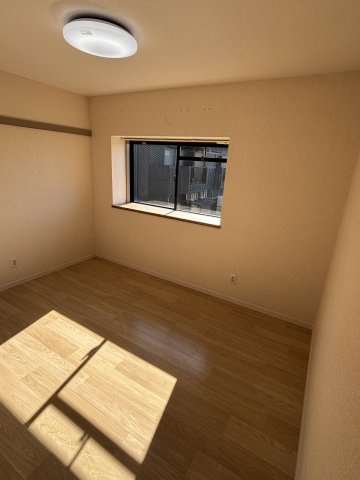 ニューL&Gマンションの洋室