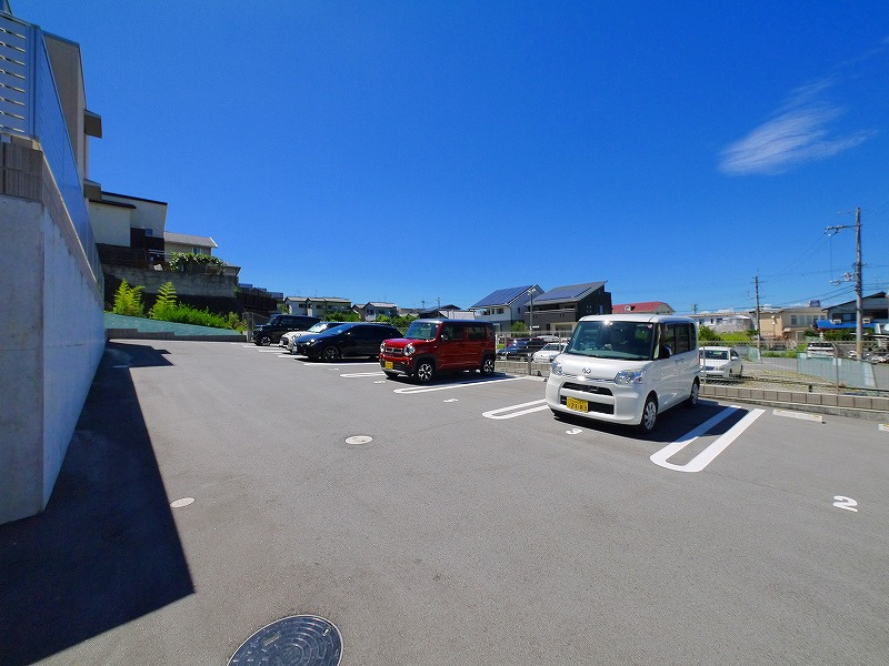 サンライズヒルの駐車場|カースペースがあります