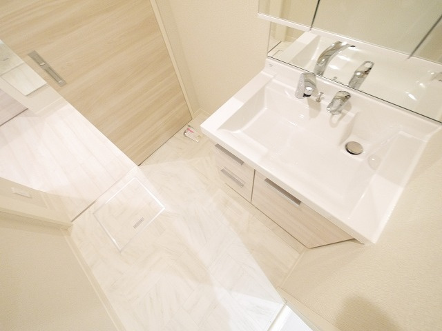 サンライズヒルの洗面所|ゆったりとスペースのある洗面所