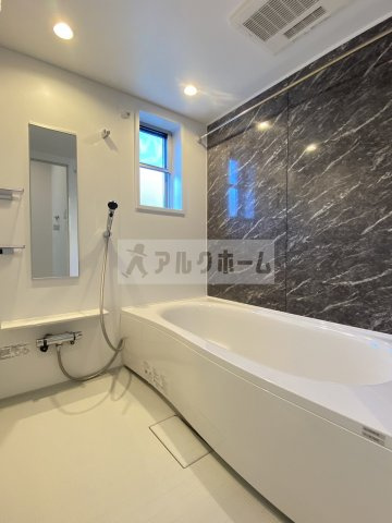 メゾン エインシェントⅡの浴室