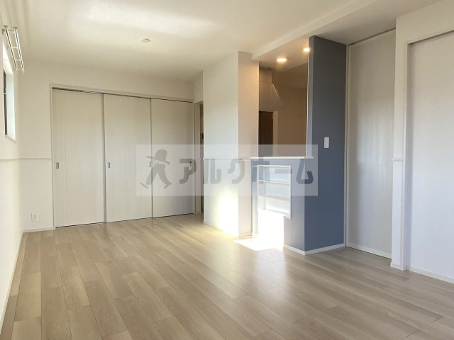 メゾン エインシェントⅡの居間・リビング