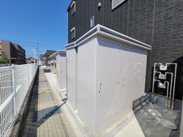 アール ド ヴィーヴルのその他共用部分|トランクルームも無料で付いています！！タイヤやゴルフバッグ、つり道具などが収納できそうですね。