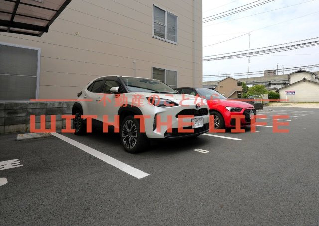 T-Regno×BSFクオーレ【キャッシュバック対象物件】の駐車場|車をお持ちの方に嬉しい駐車場付きの物件です