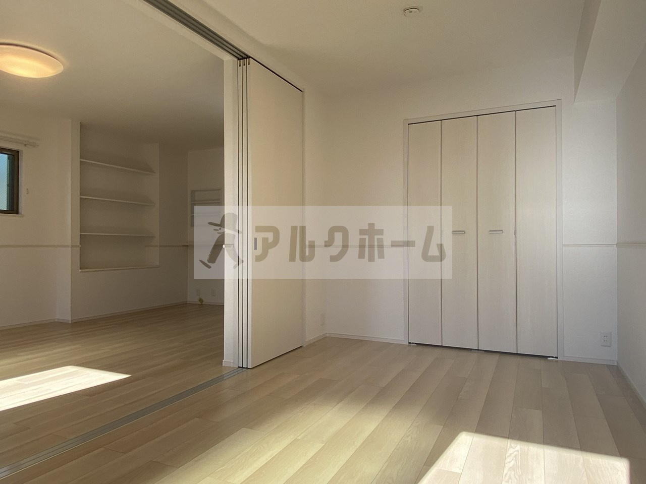 ラリュールの洋室