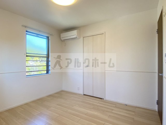 ラリュールの洋室