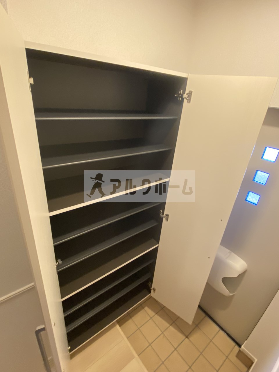 ラリュールの玄関