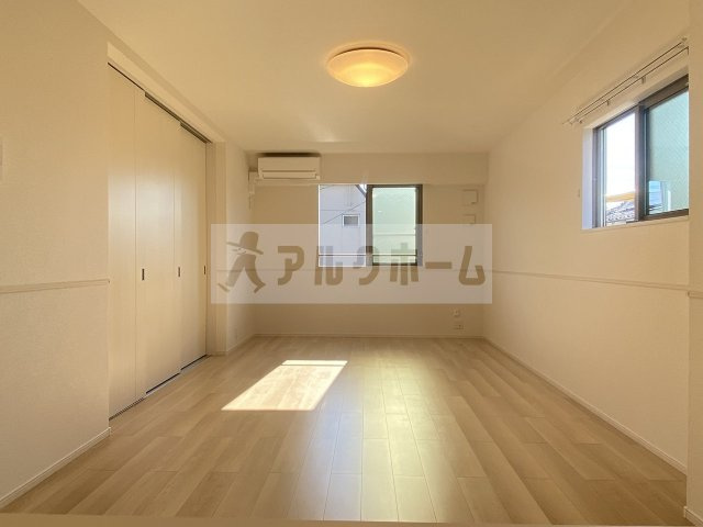 ラリュールの居間・リビング