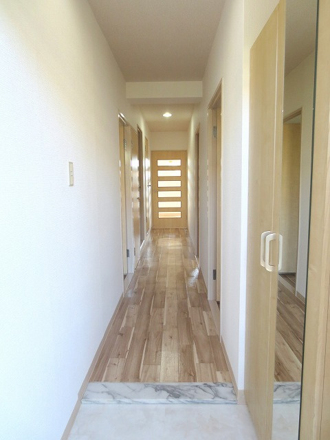 浜松市中央区佐鳴台３丁目の賃貸マンションのエントランス