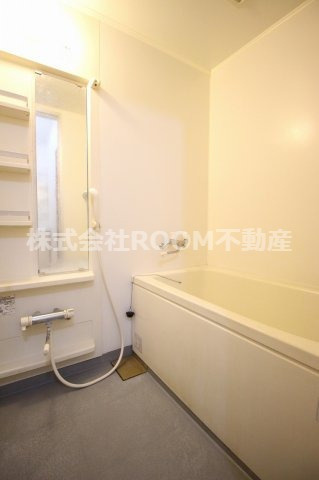 金田マンションゆきらの浴室|落ち着いた空間のお風呂です