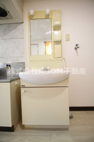 宮丸マンションきらはの洗面所|明るい洗面所です