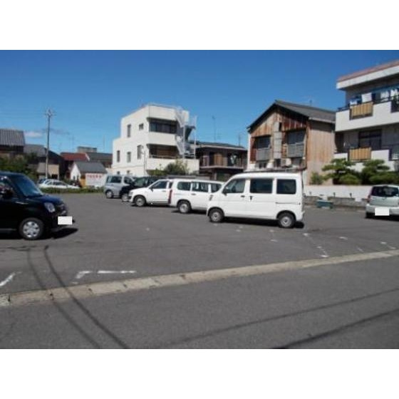 岐阜市青柳町７丁目の駐車場の外観