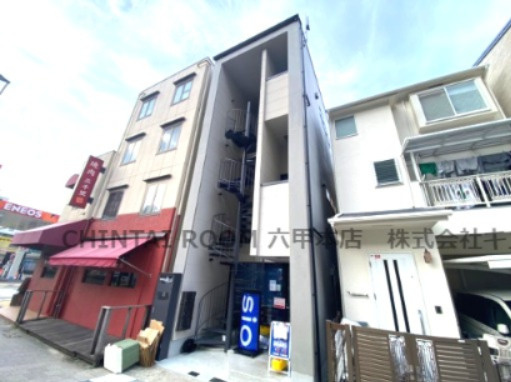 ホワイト本山中町の外観